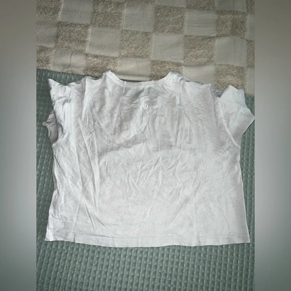 Lululemon Cropped T-Shirt - White - Image 3