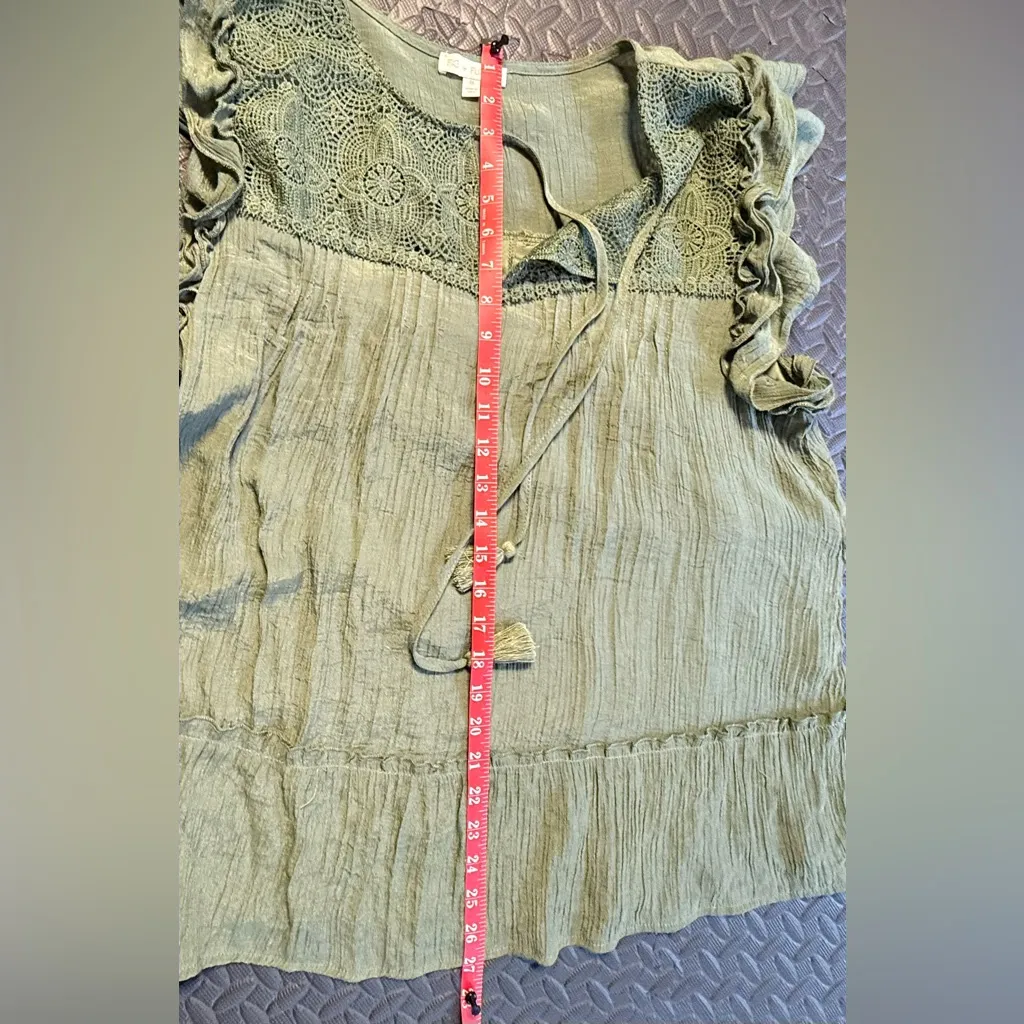 Fig and Flower Olive Lace Accent Boho Ruffled Blouse Green Size 1X - Image 6