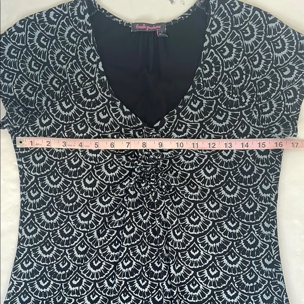Fresh Produce Black and Grey Ruffled Front V-Neck Short Sleeve Dress Small - Image 13