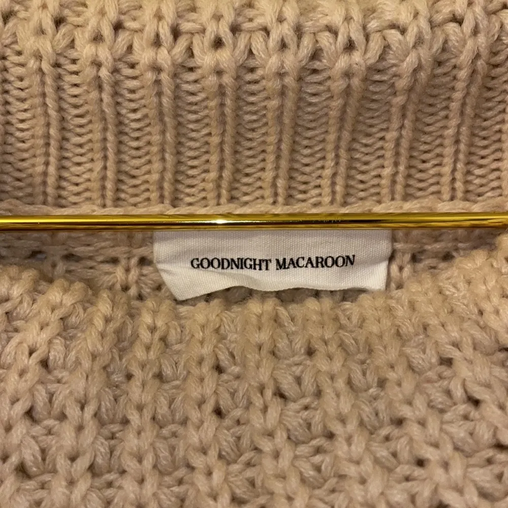 Goodnight Macaroon M/L Sweater in Cream - Image 5