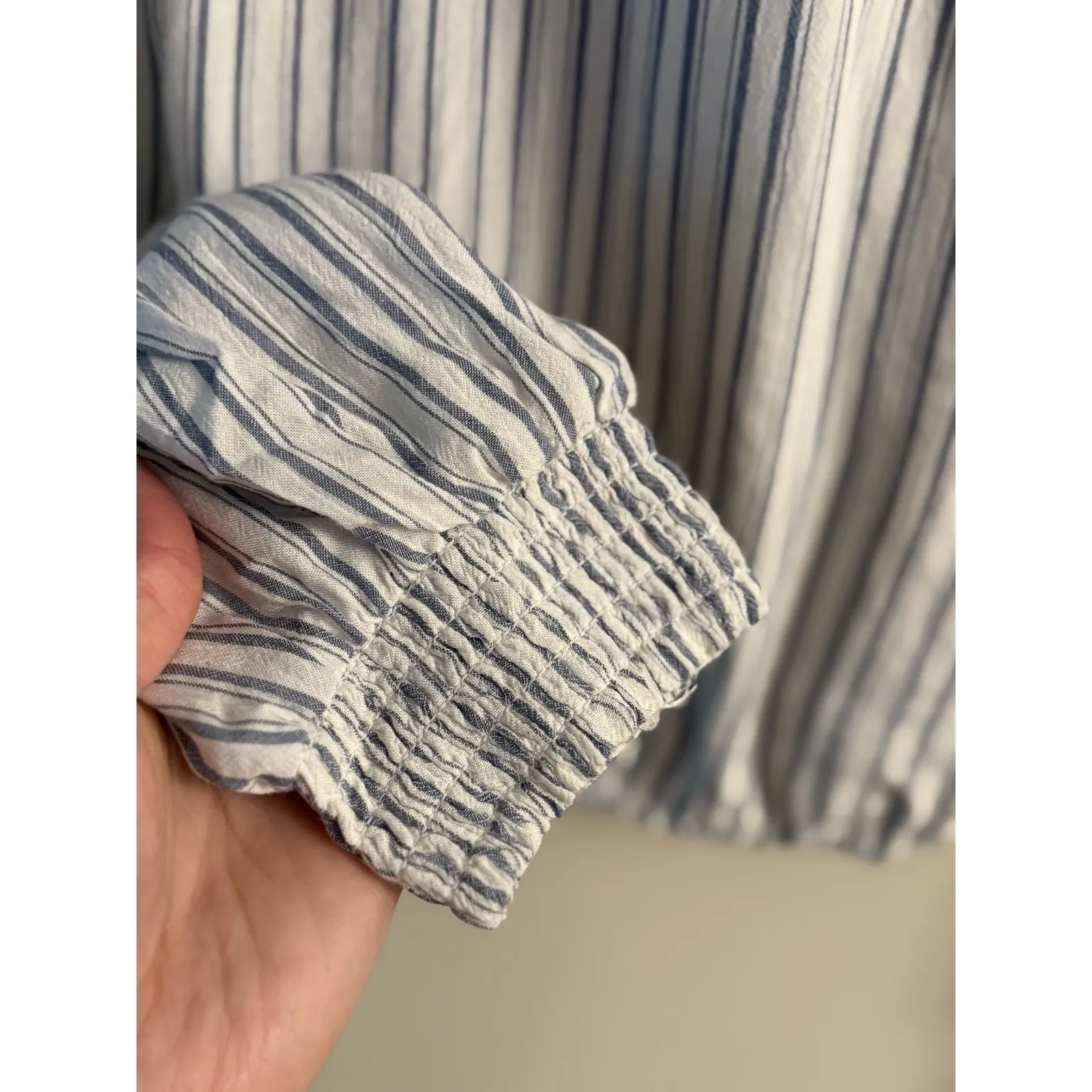 Hollister Coastal Striped Stripe Long Sleeve Cross Over Crop Top Women's‎ Size S - Image 4