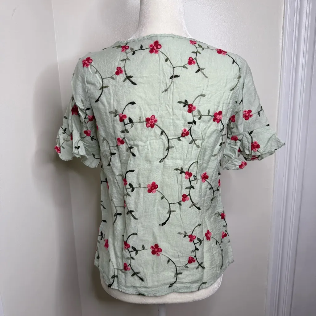 Kindred Anthro Petite Small Floral Embroidered Top V Neck Unlined Cottagecore - Image 5