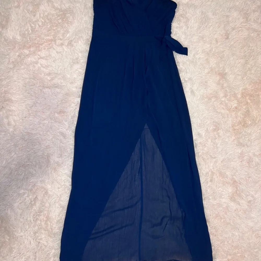 Boohoo occasion navy pleated high low dress - Image 6