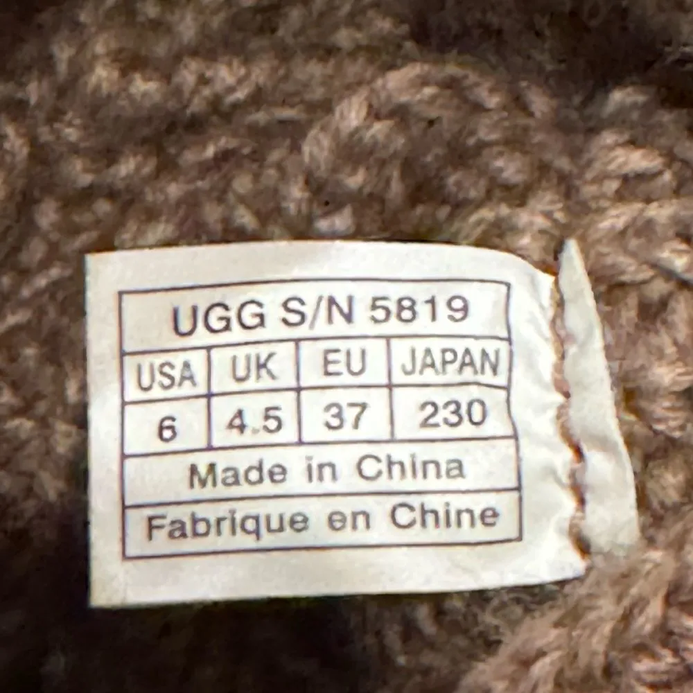 Ugg Australia Classic Cardy Boot Sheepskin Knit Tan Buttons Women's Size 6 - Image 4
