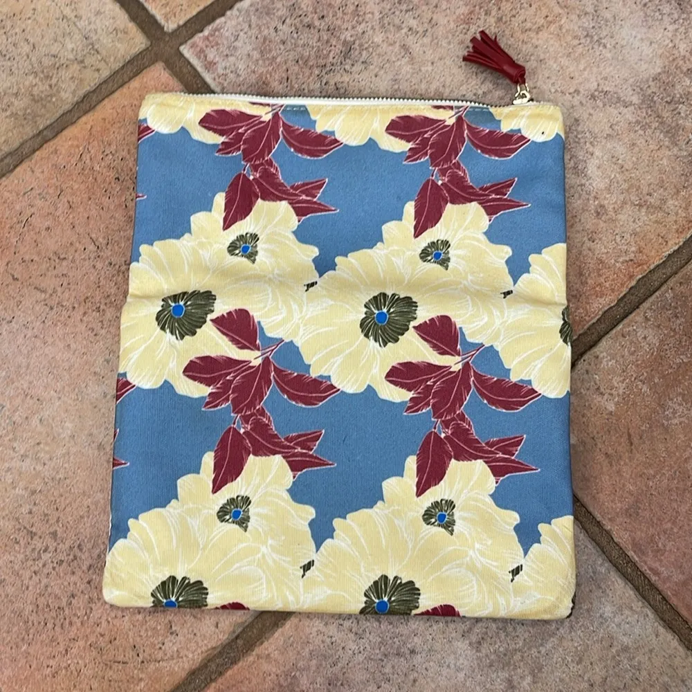 Rachel Pally gold over travel clutch - Image 3