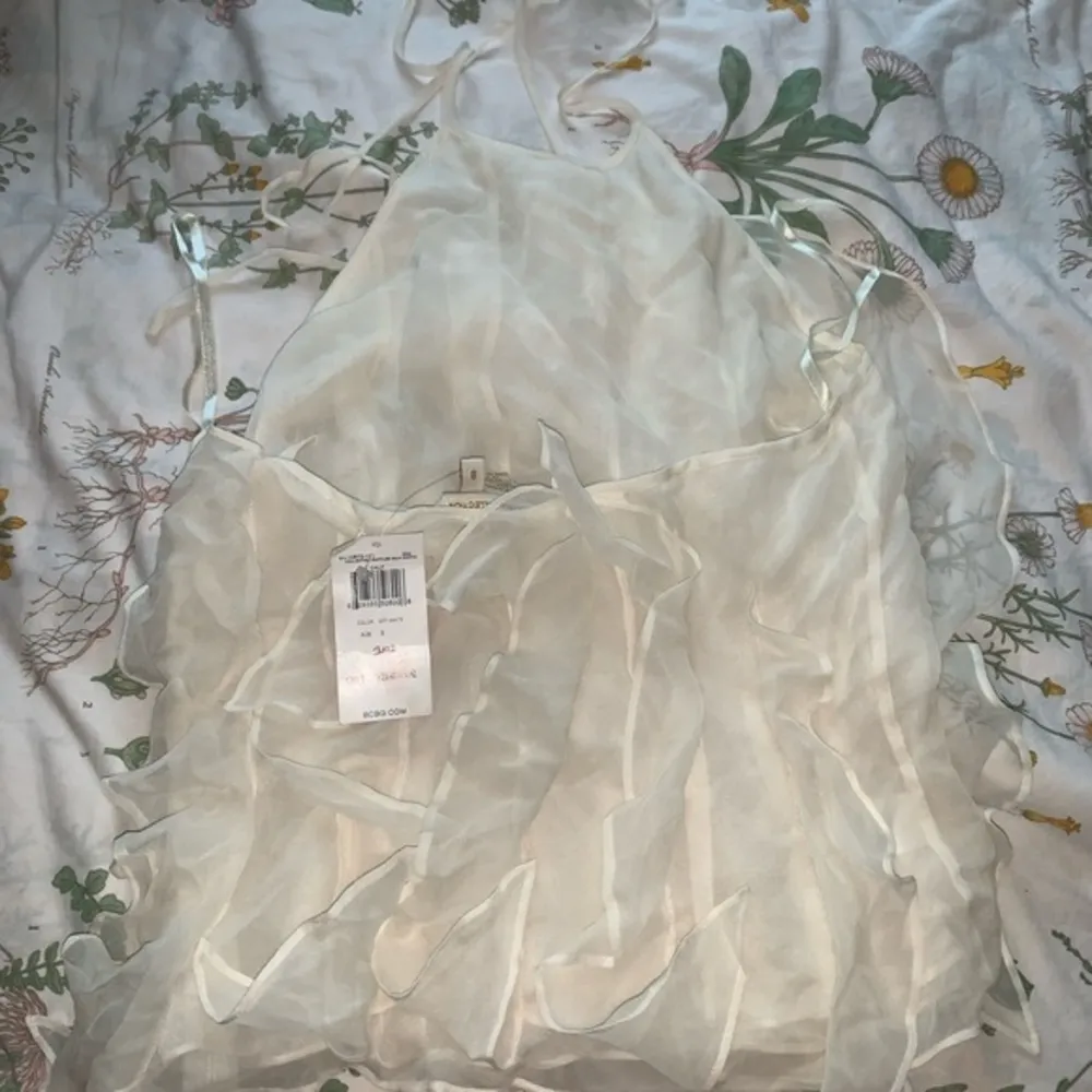 BCBG RUFFLE TOP NWT - Image 2