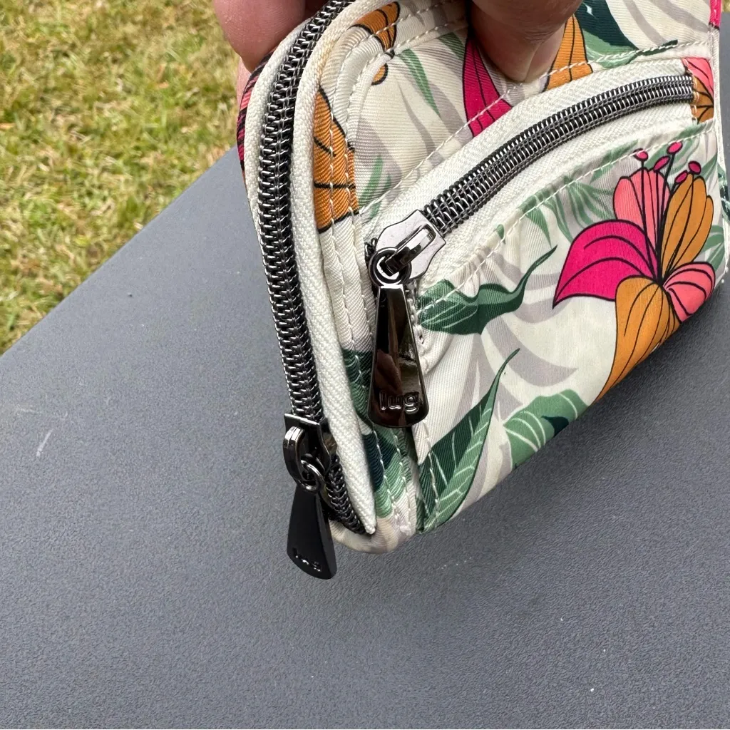 Lug Rodeo RFID Quilted Wallet with Floral Design - Image 4