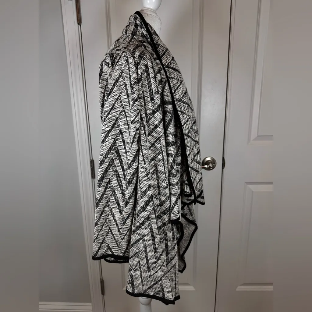 Max Jeans 1X Plus Open Front Chevron Knit Cardigan Black Ivory OfficeCore - Image 3