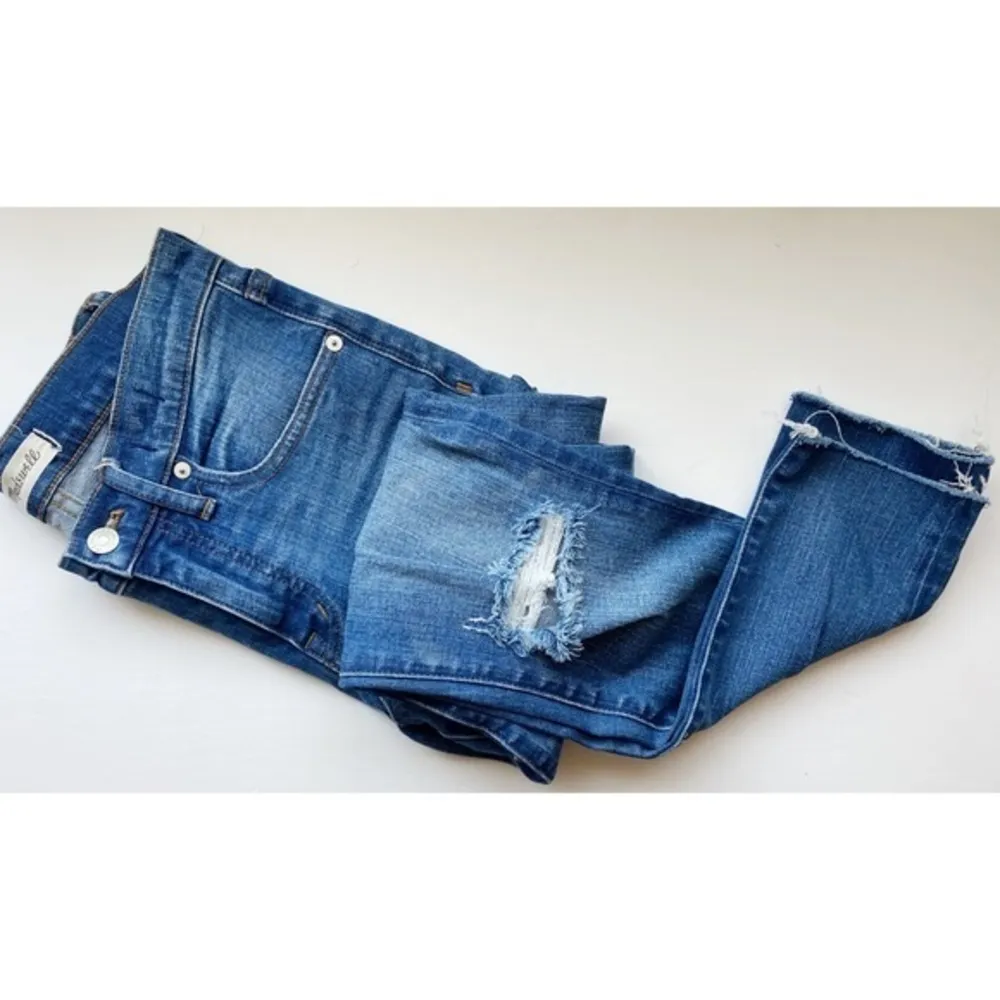 Madewell • 9” High Rise Skinny Crop Jeans Distressed Bruce Wash - Image 11