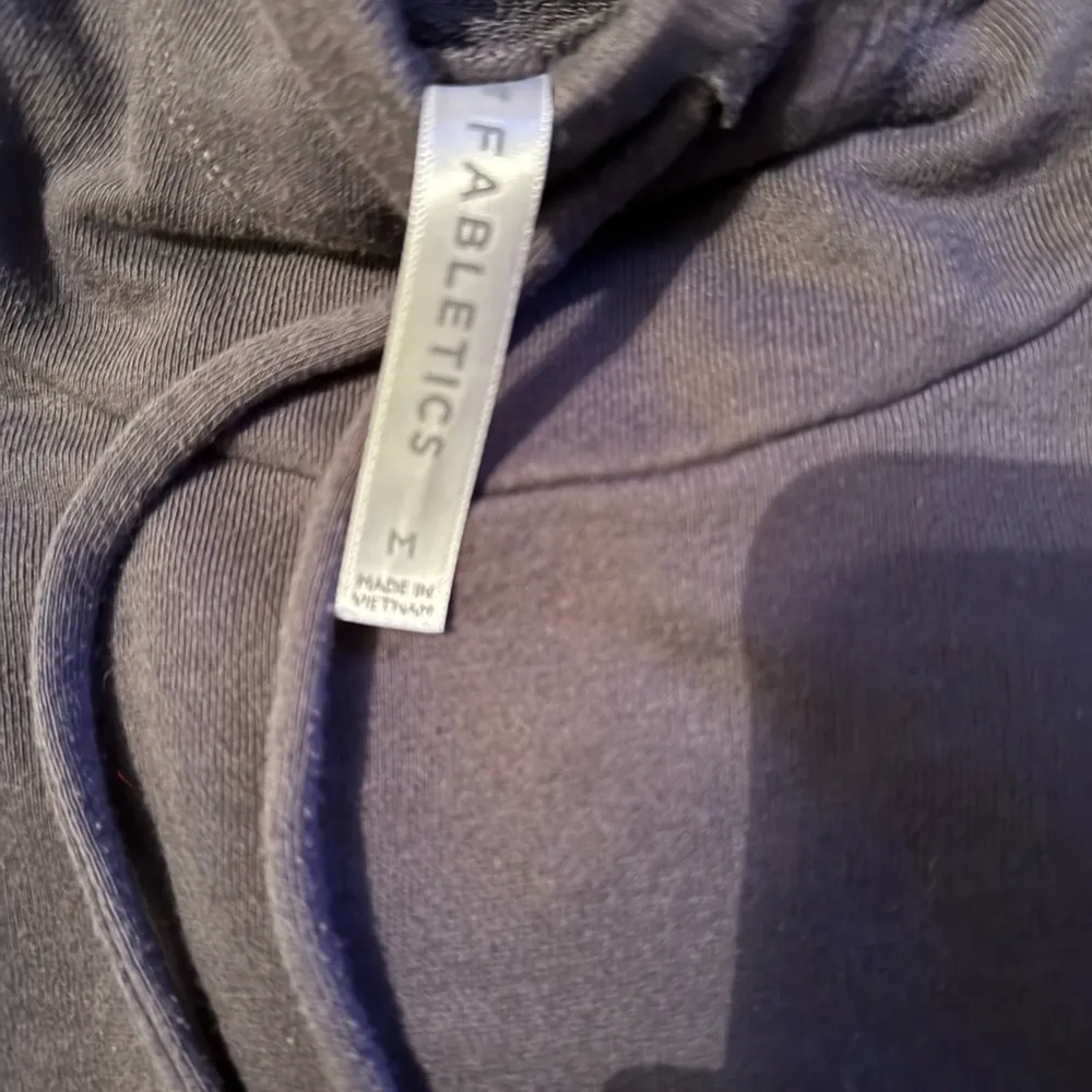 Fabletics  Charcoal Black medium Hoodie with kangaroo pockets - Image 2