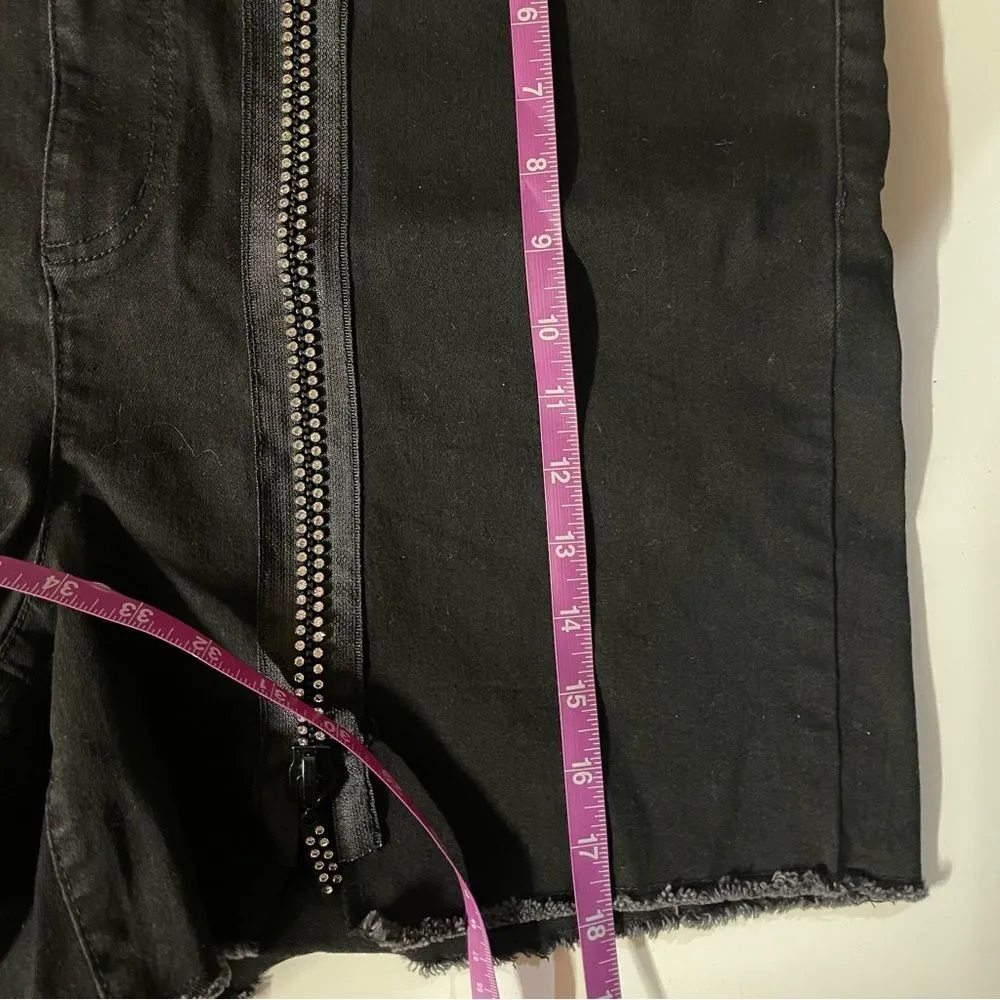 Fashion to Figure Black Bedazzled Zippered Raw Hem Denim Shorts Plus Size 20 EUC - Image 13