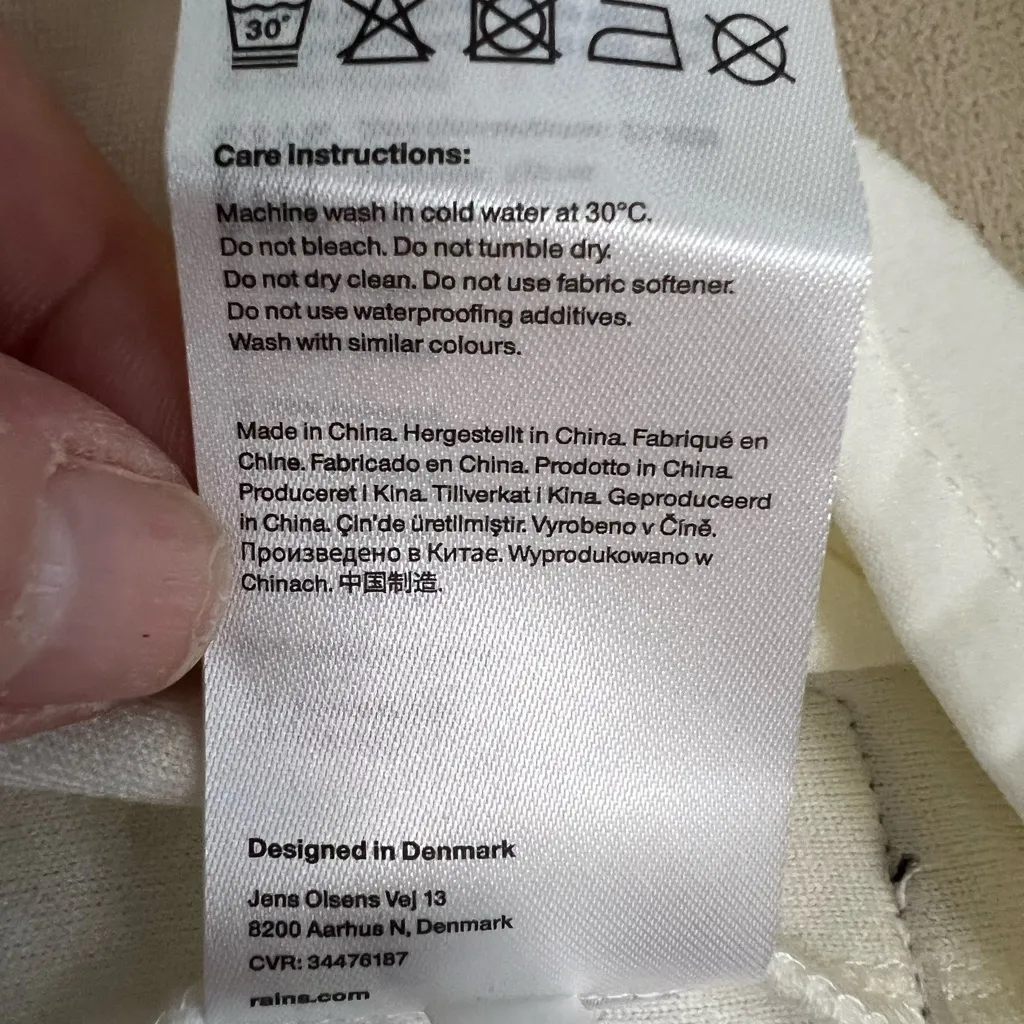 🤍 RAINS Half - Image 5