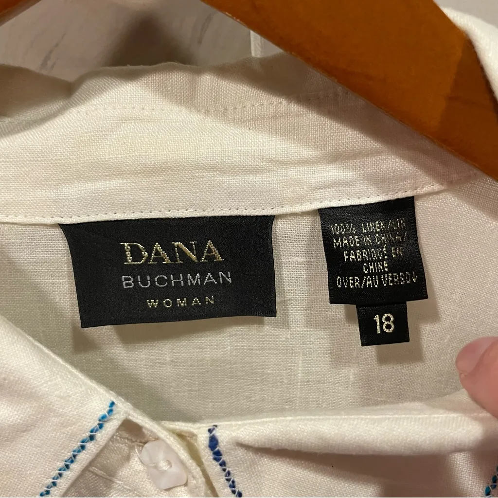 Lovely vintage 90s Dana Buchman linen square button creamy blouse blue trim - Image 7