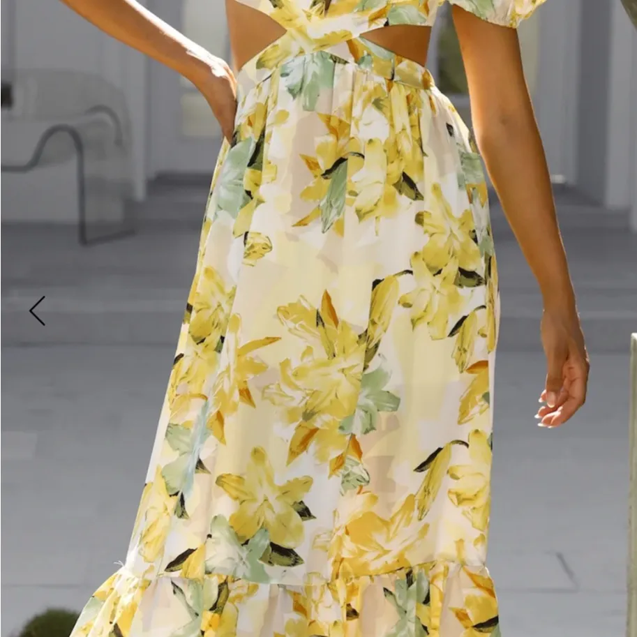 HELLO MOLLY FEELIN FLORALS MIDI DRESS YELLOW NWT - Image 2