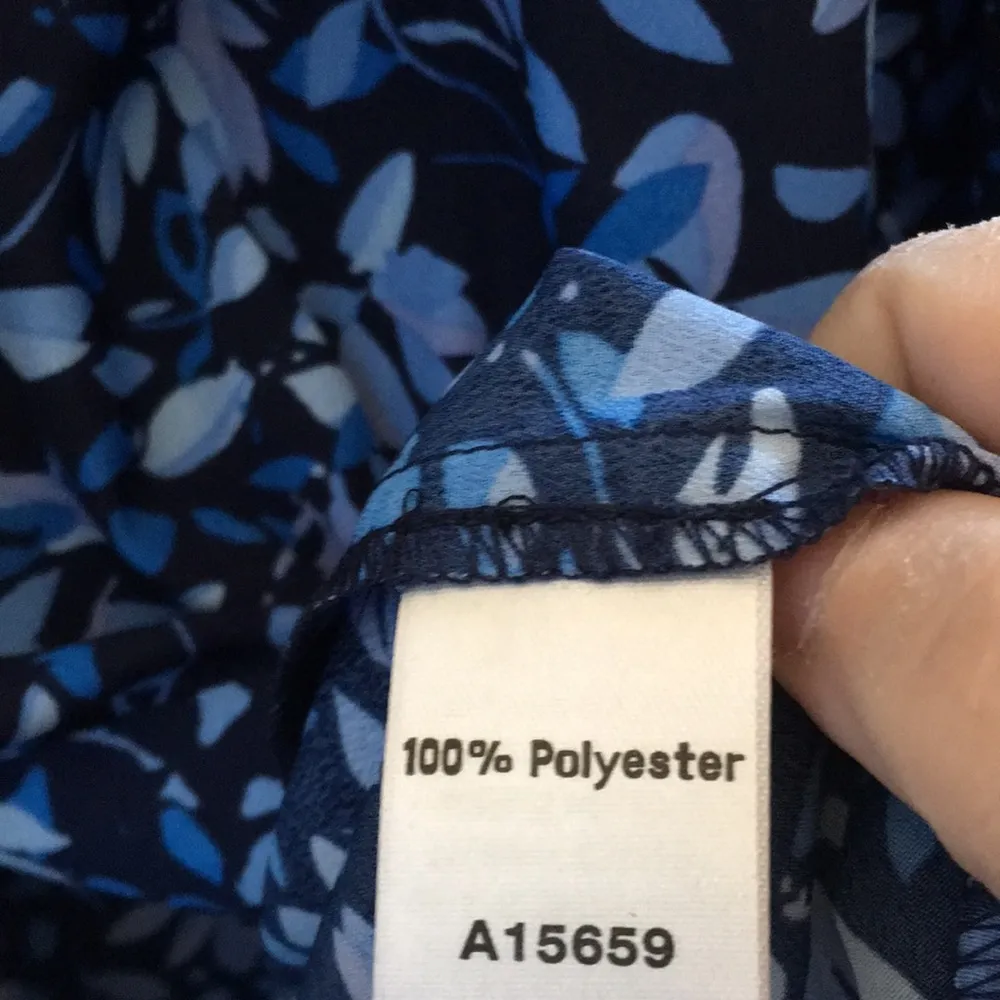 FINAL MARKDOWN LADIES’ The Tog Shop Blouse (16) Blue - Image 4