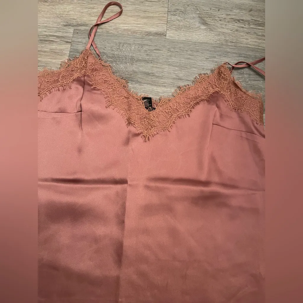 NWT 3 FOREVER 21  LACE SATIN CAMI TOPS S - Image 4