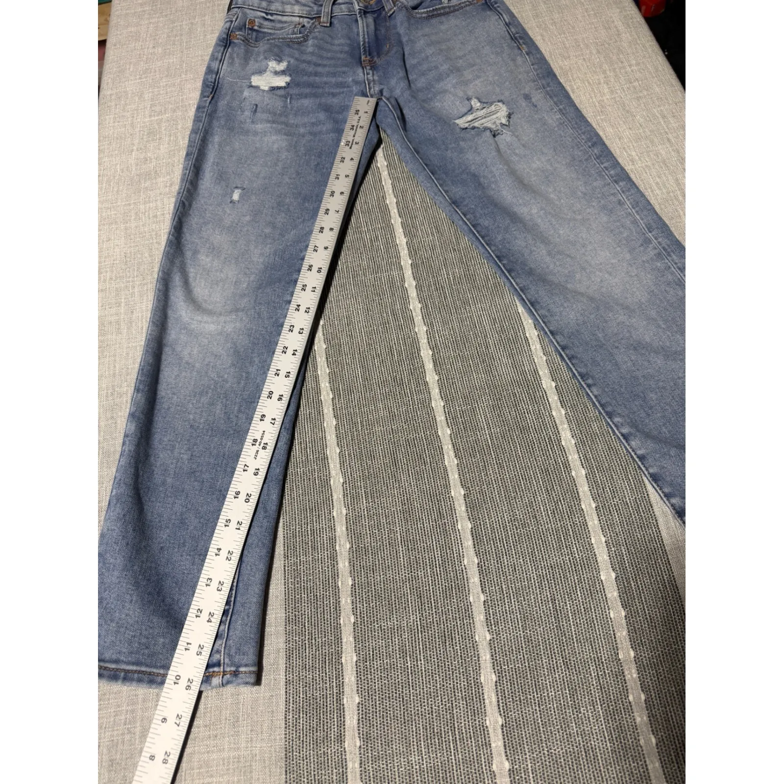 Aeropostale Womens Slim Fit Distressed Medium Wash Denim Jeans Size 27 28 - Image 2
