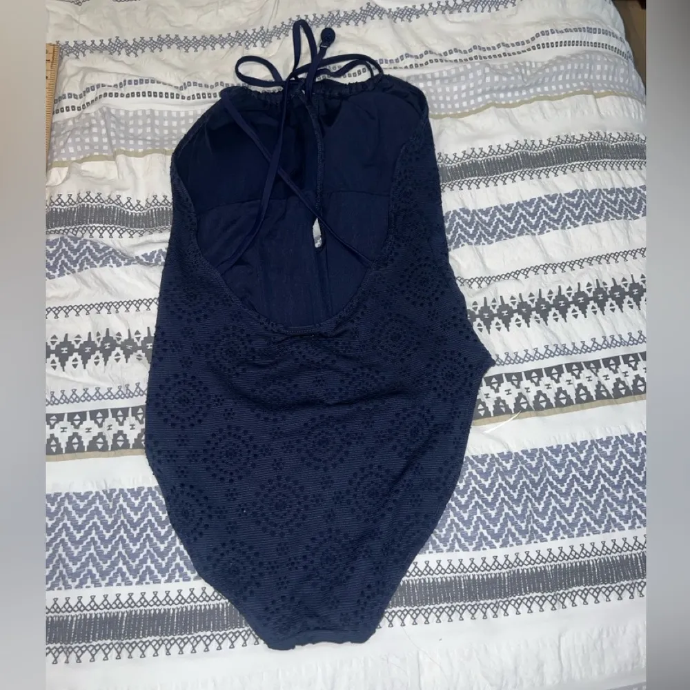 Aerie One Piece Navy Blue Eyelet Cross Back Strappy Bathing Suit Size L - Image 2