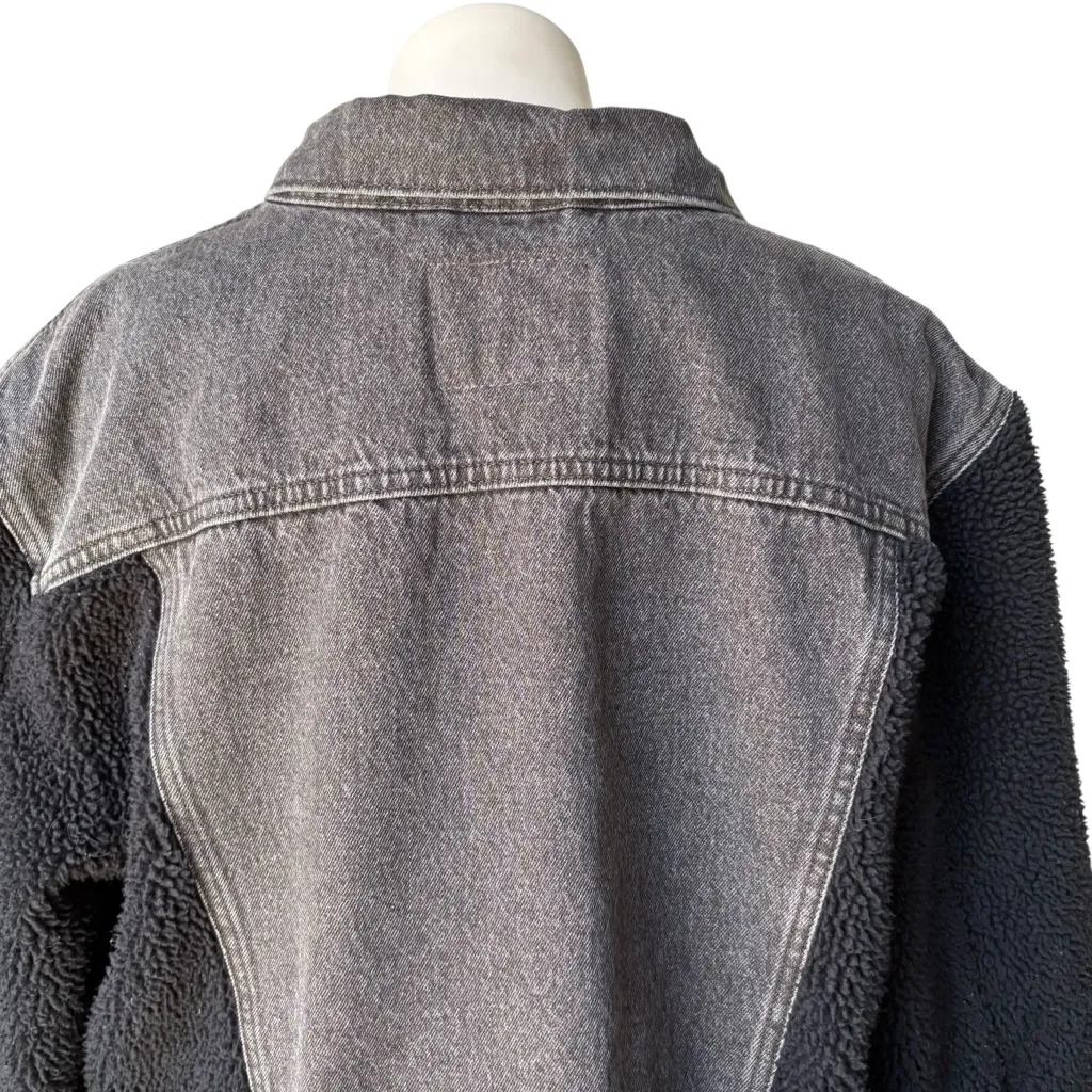 Levi's Pieced Sherpa Ex-Boyfriend Black Denim Trucker Jacket, Sz XL - Image 9