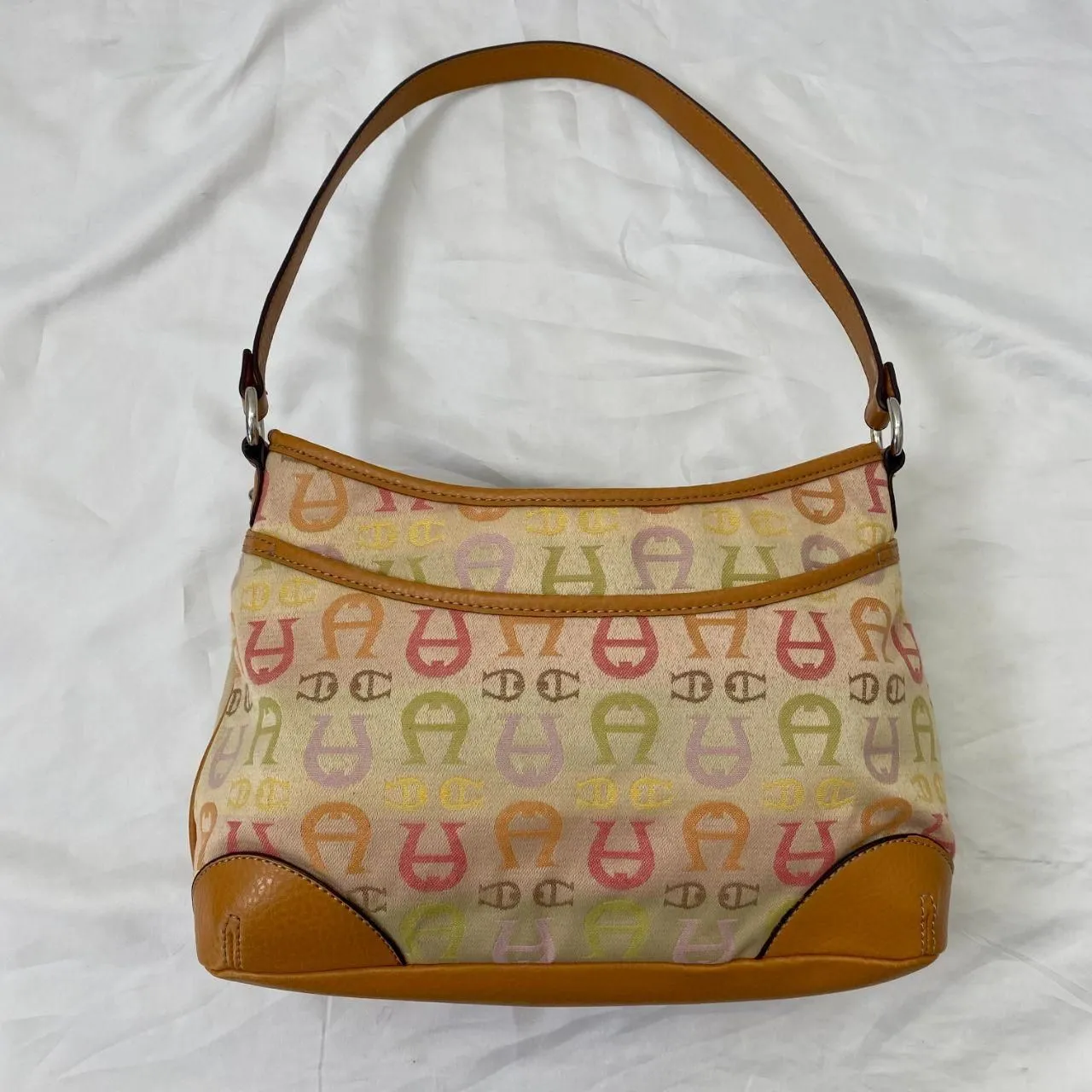 Etienne Aigner Vintage Early 2000's Tan Multi Signature Print Shoulder Bag - Image 4