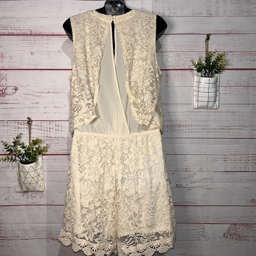 Umgee  Boutique Pop Over Open Back Lace Romper | Medium - Image 3