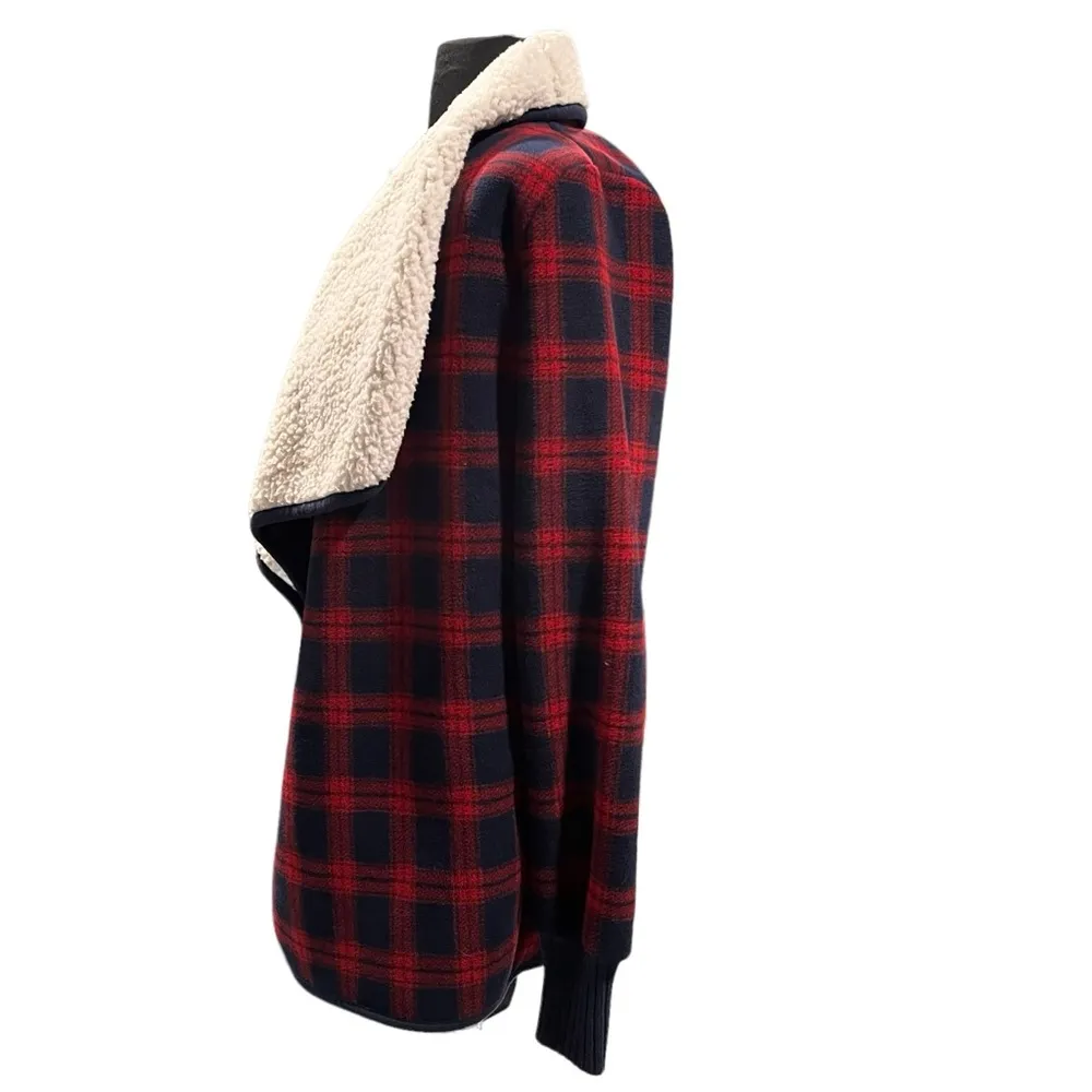 Abercrombie & Fitch Women’s Oversized Buffalo Plaid Sherpa Jacket size Small - Image 4