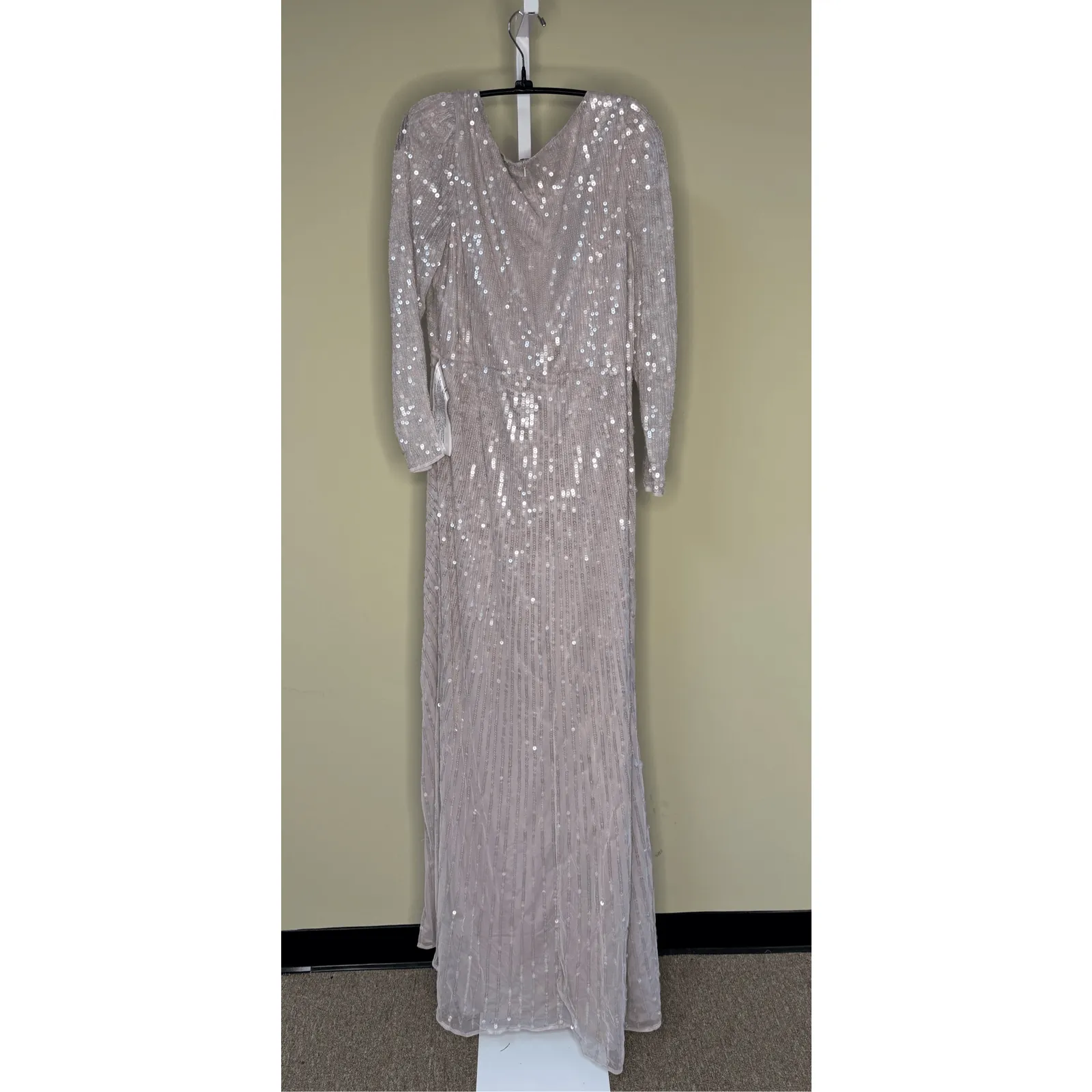 Mac Duggal NWT Sequined Faux Wrap Long Sleeve Gown in Lavender Size 14 - Image 5