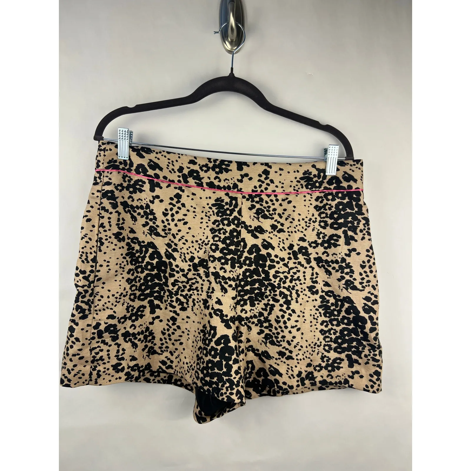 J.Crew Linen Lyocell Animal Print Shorts Tan Black Pink Trim High Rise Size 12 - Image 3