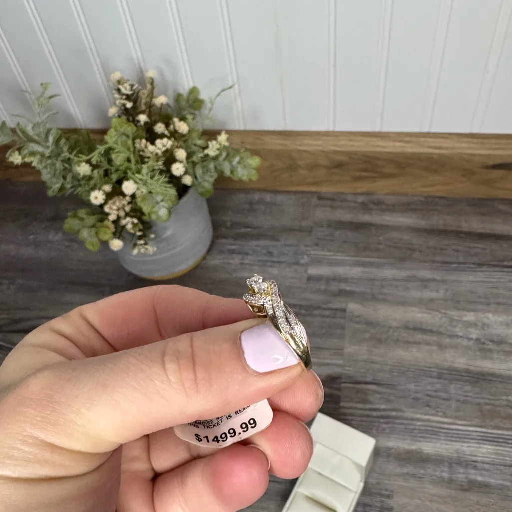 10k Yellow Gold 0.5 or 1/2 CTW Diamond 3 Stones Plus Ring Size 7 Silver - Image 7