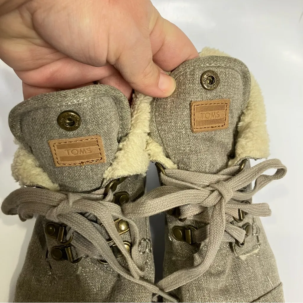 Toms highland botas fleece lined lace up boots gray cream‎ women’s size 7 casual - Image 2