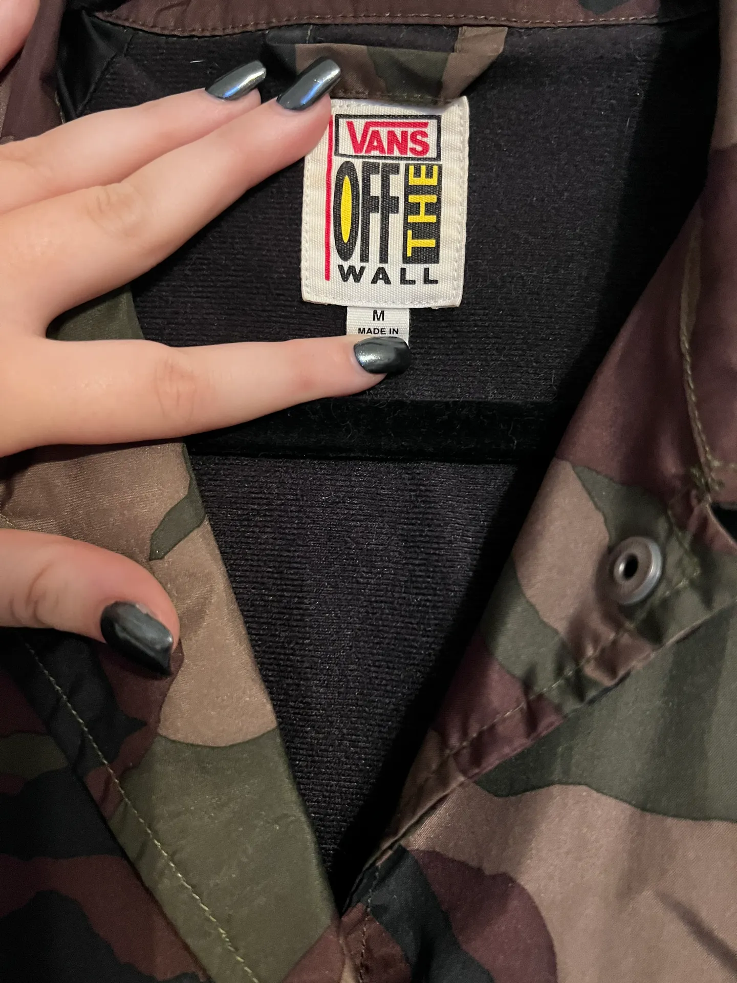 Off The Wall Camo Windbreaker - Image 5