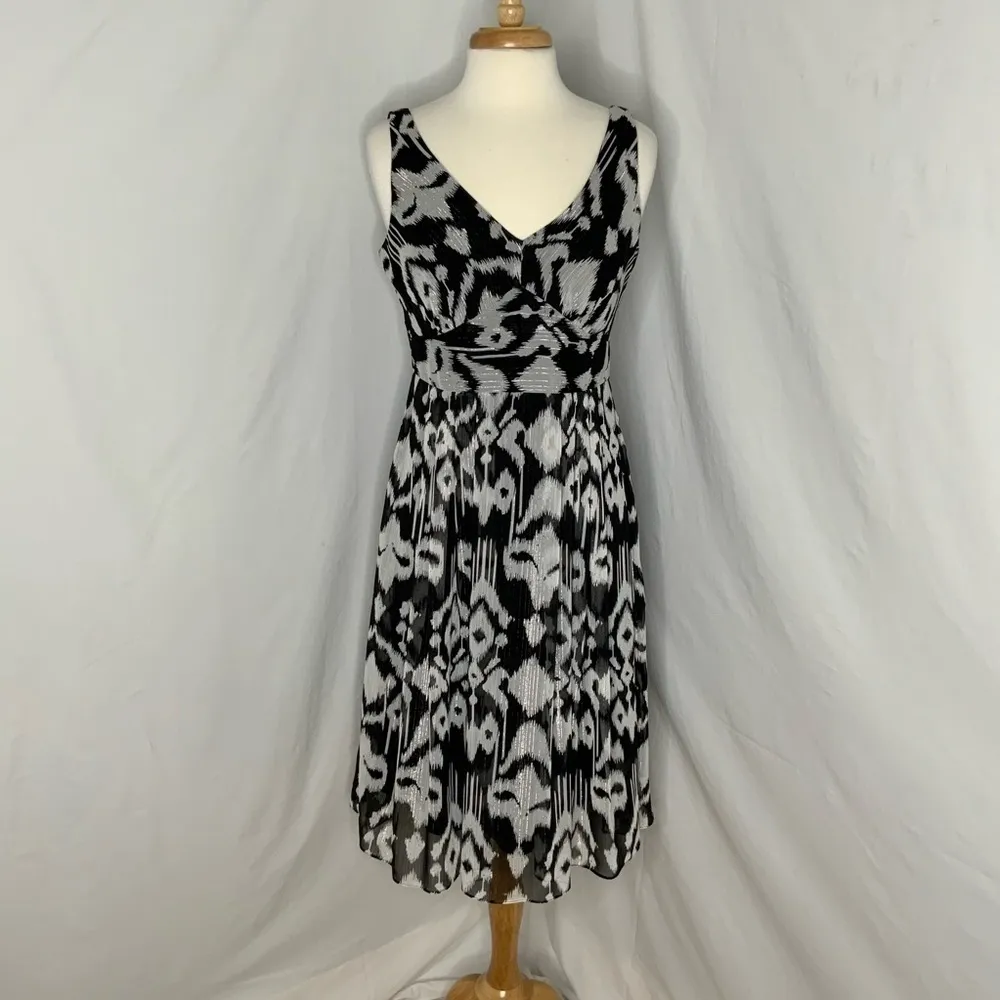 R & M Richards Black & Silver Metallic V Neck Sleeveless Dress 8 - Image 4