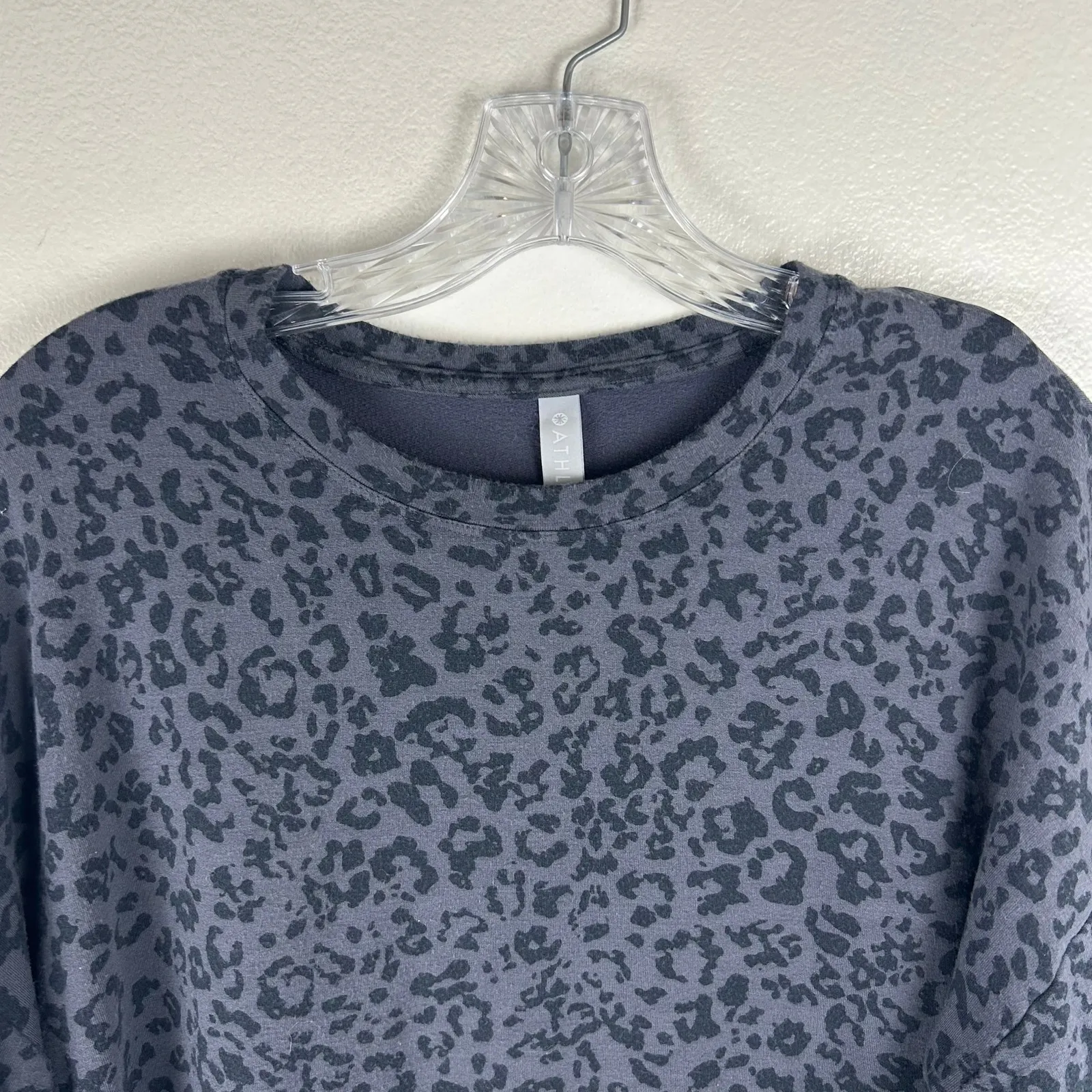 Athleta Pure Luxe Sweatshirt Size Small Oversized Leopard Print Athleisure Gray - Image 4