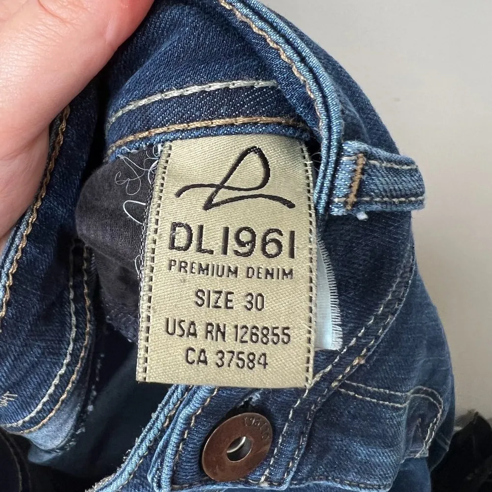 DL1961 Grace High Rise Straight Jeans, Sz 30, Excellent Used Condition - Image 8