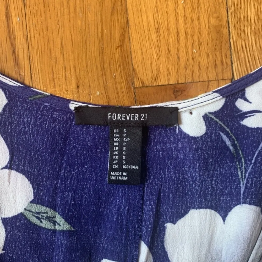 Forever 21 floral blue mini dress size small - Image 2