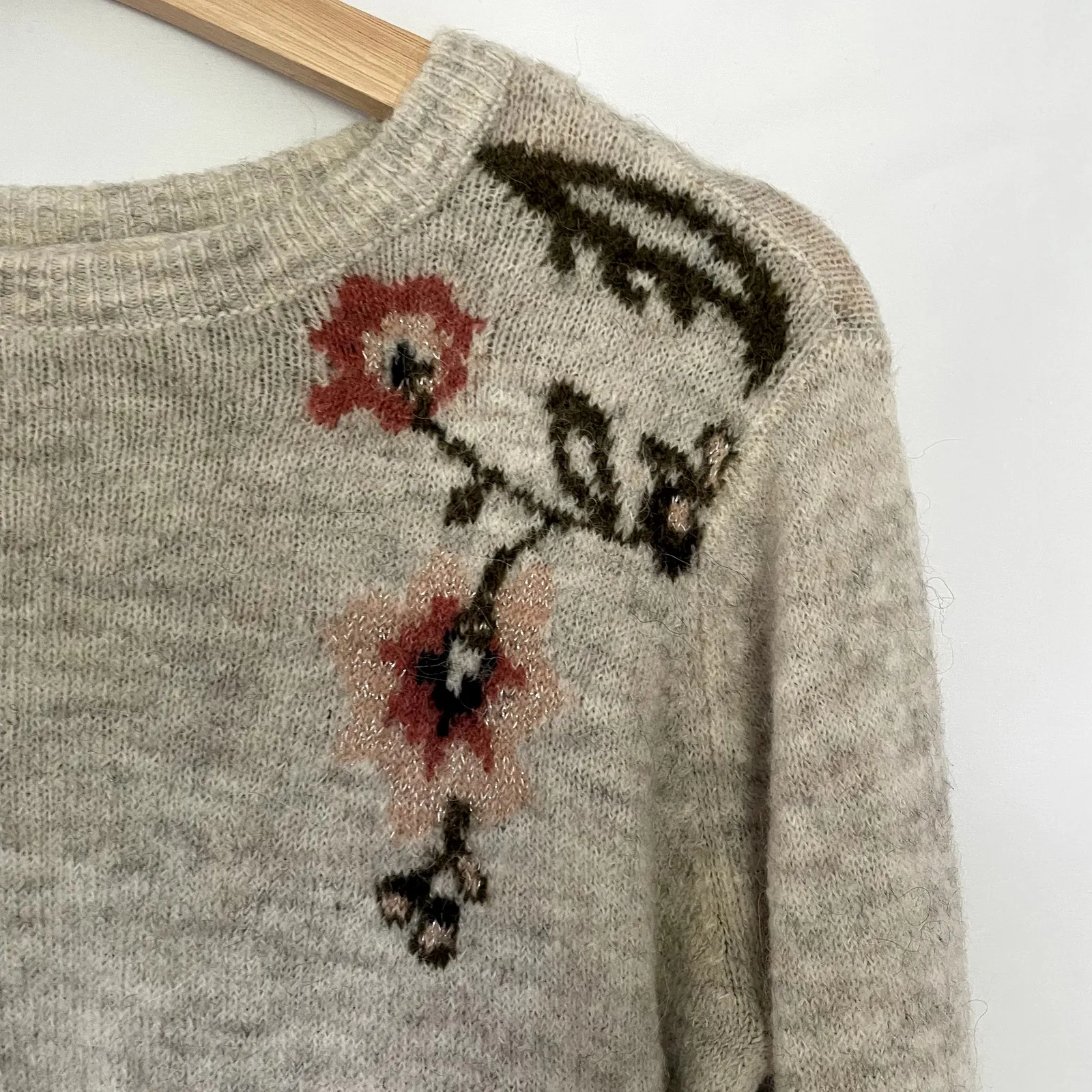 Veromoda gray alpaca nylon crewneck sweater women's size medium gray flowers - Image 3