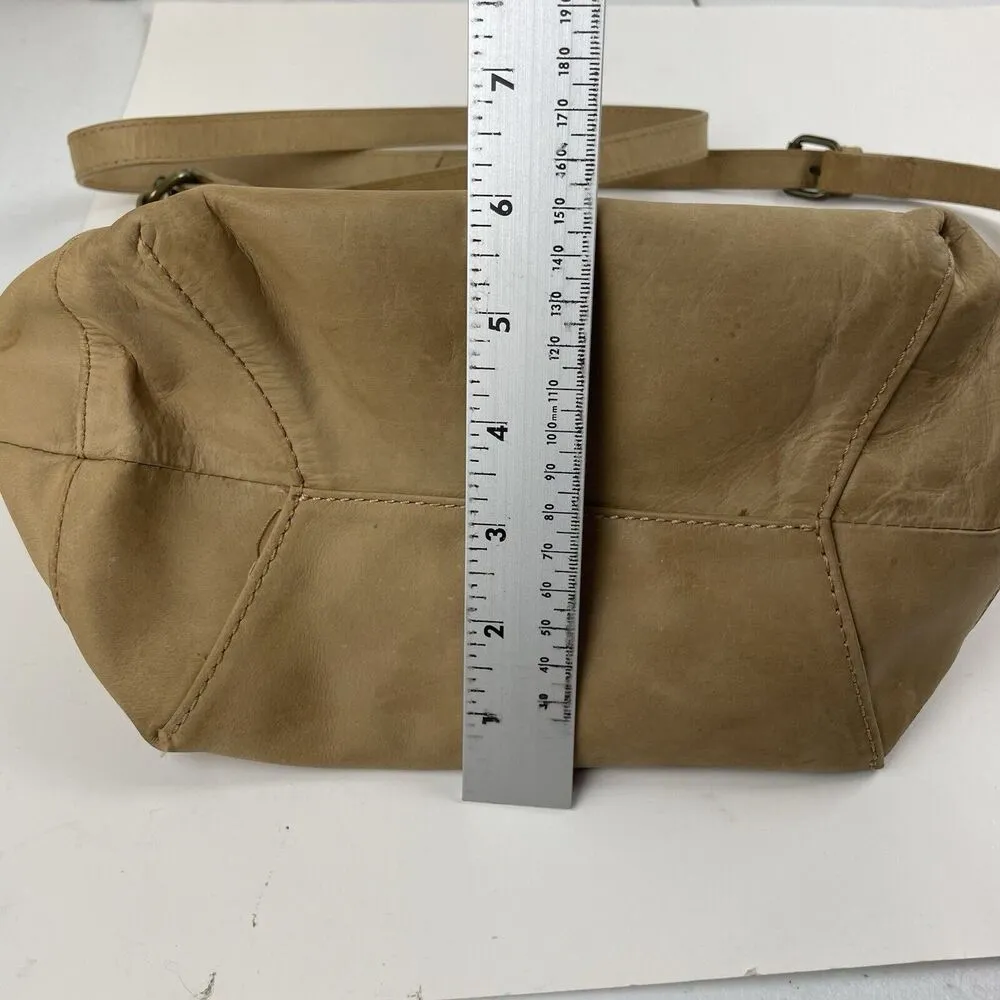 Lucky Brand Dori Bucket Crossbody Bag Purse Tan Brown Leather Lines Pockets - Image 16