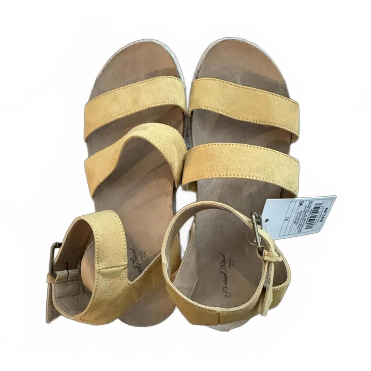 NEW Universal Thread Target Women's Sandals Size 7.5 Yellow Wedge Ankle Strappy - Image 4