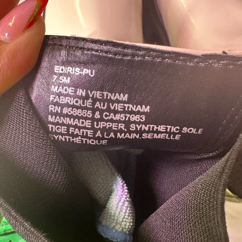 Open Edit Elegant Two-Tone Ankle Boots - Image 11