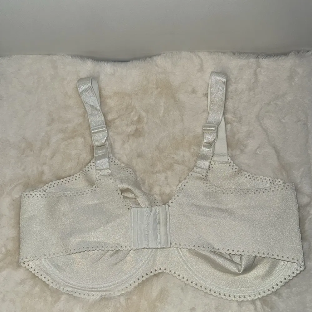 Playtex 7532 Body Fusion Seamless Underwire White Bra Women’s 42D - Image 4