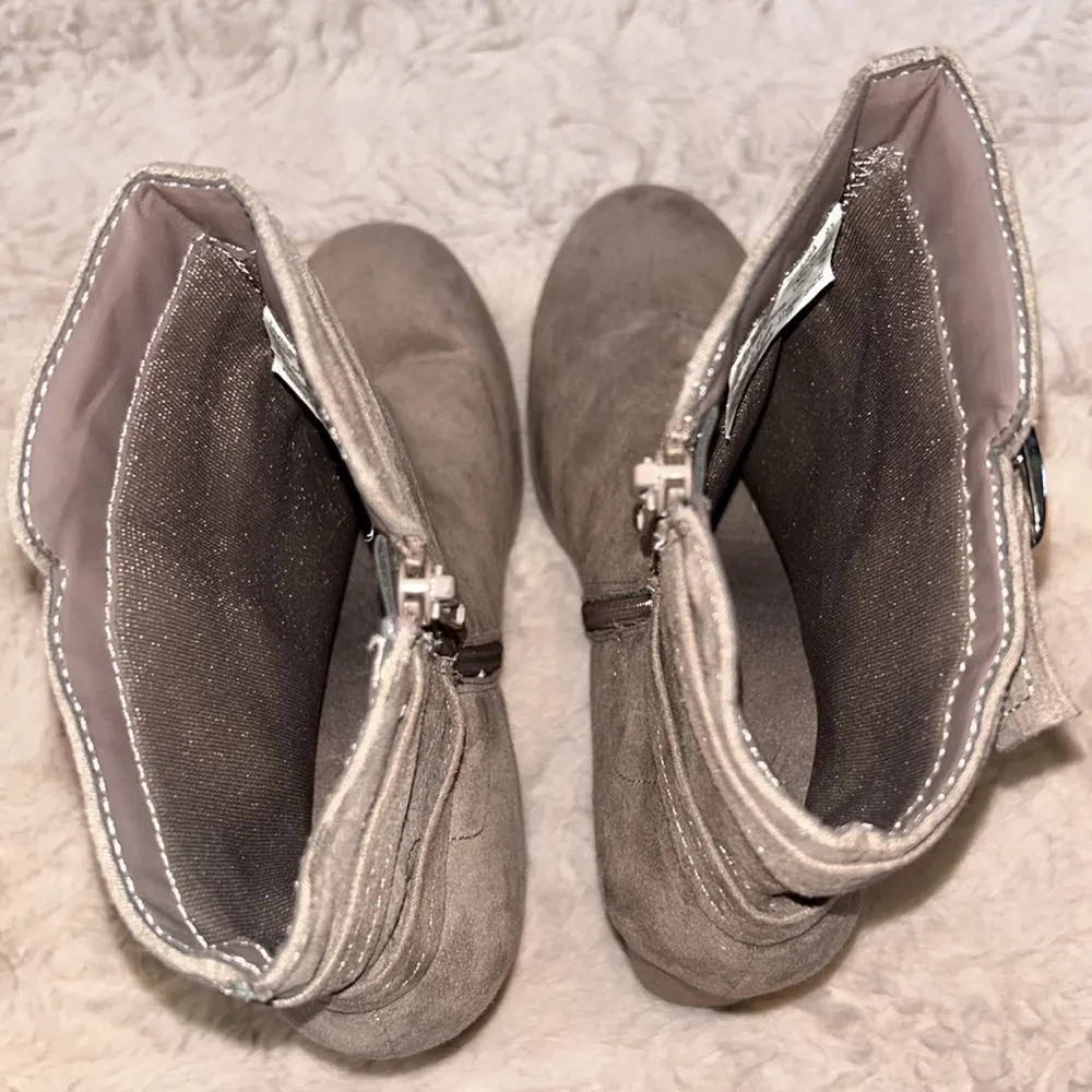 Size 9.5 Christian Siriano for Payless boots - Image 13