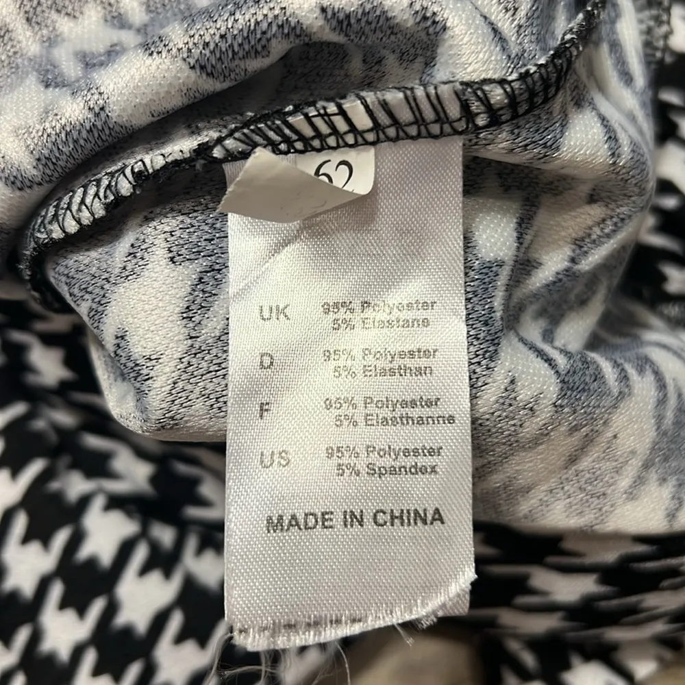 DJT Fashion tennis skort in fashionable houndstooth print. Black Size L - Image 7