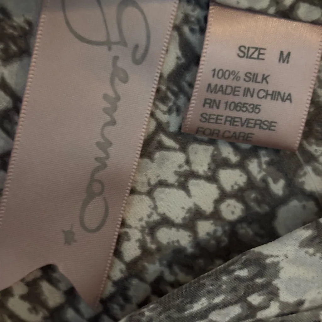 Gemma‎ brand new 100% silk M sheer blouse snake skin print. Brown Size M - Image 7