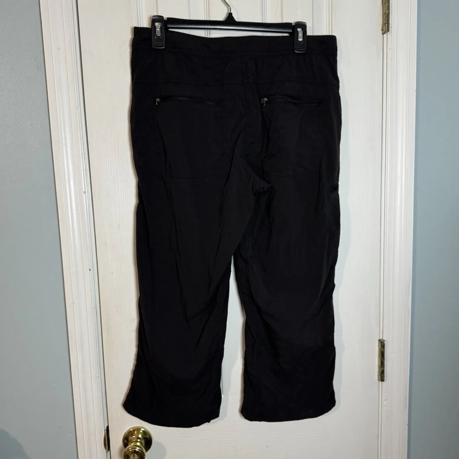 LL Bean Women’s Black Capris, Zip Side And Back Pockets, Nylon/Spandex, Size 10 - Image 4