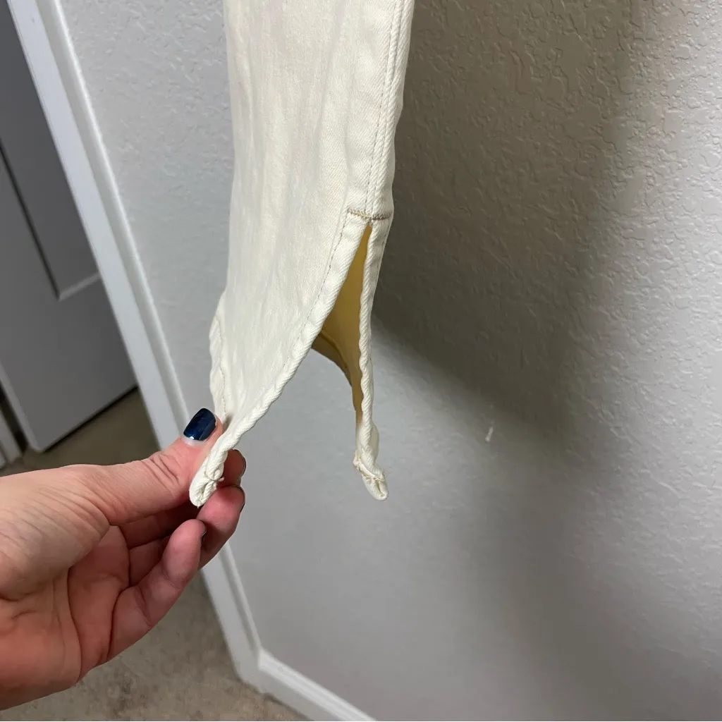 Express Wonen's Cream Skyscraper Midrise Bootcut Jeans with Slit Size 14L - Image 5