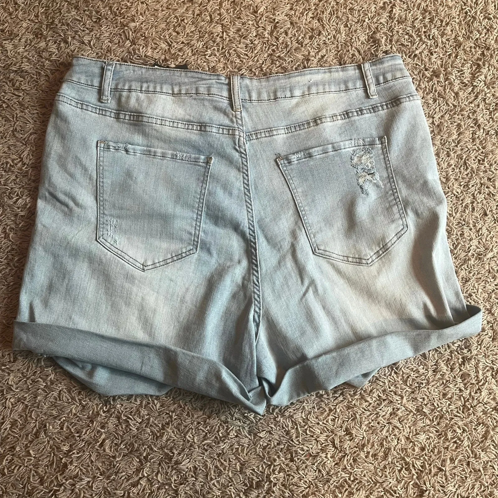 NWT! Rue 21 Light Wash Distressed High Rise Shortie Jean Short Size 20 Blue - Image 2