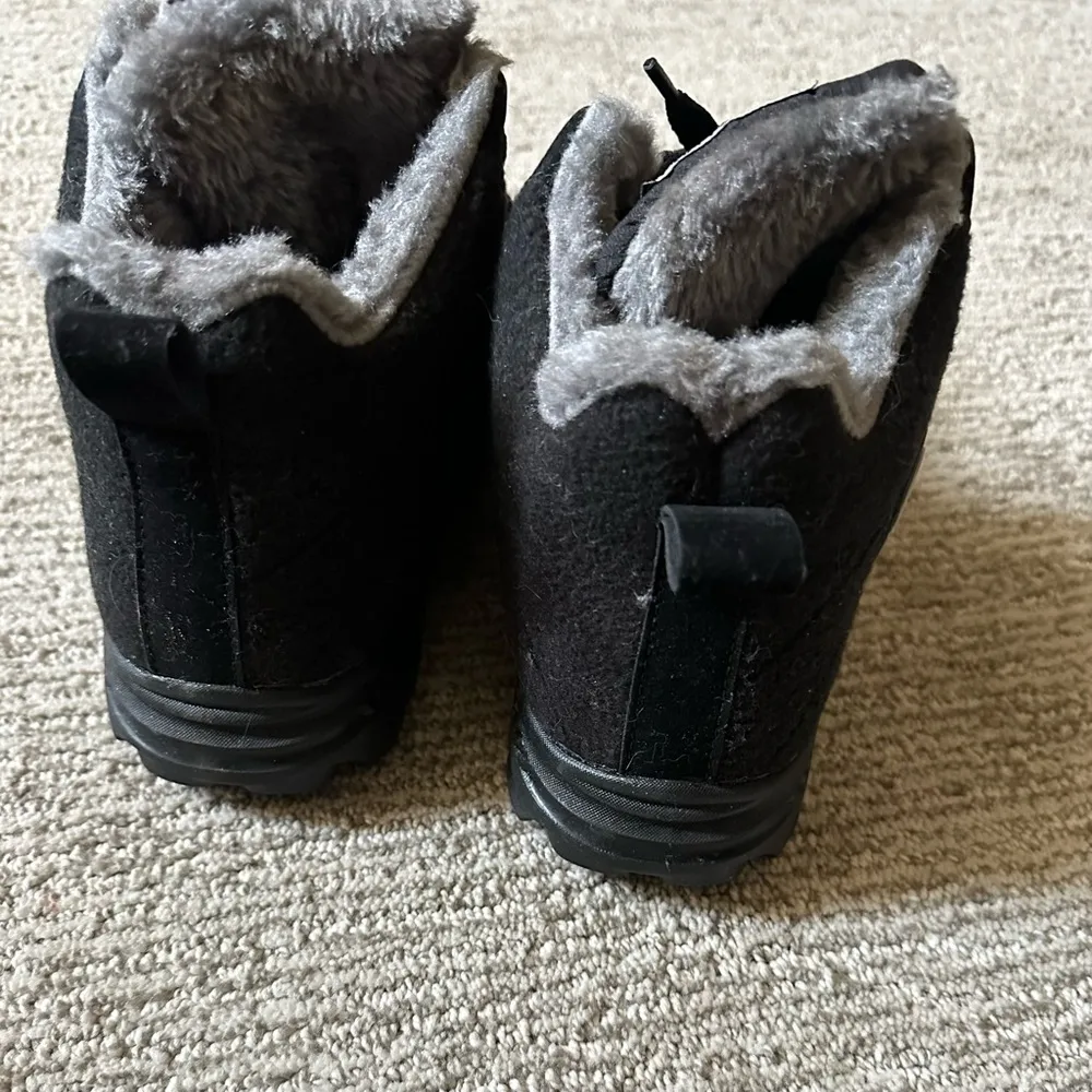 Women’s Outdoor Black Boots Size 8 - Image 9