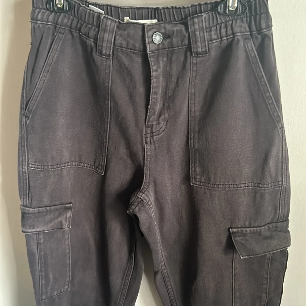 Pac Sun Women’s Gray Wash Denim Cargo Joggers Pants - Image 3