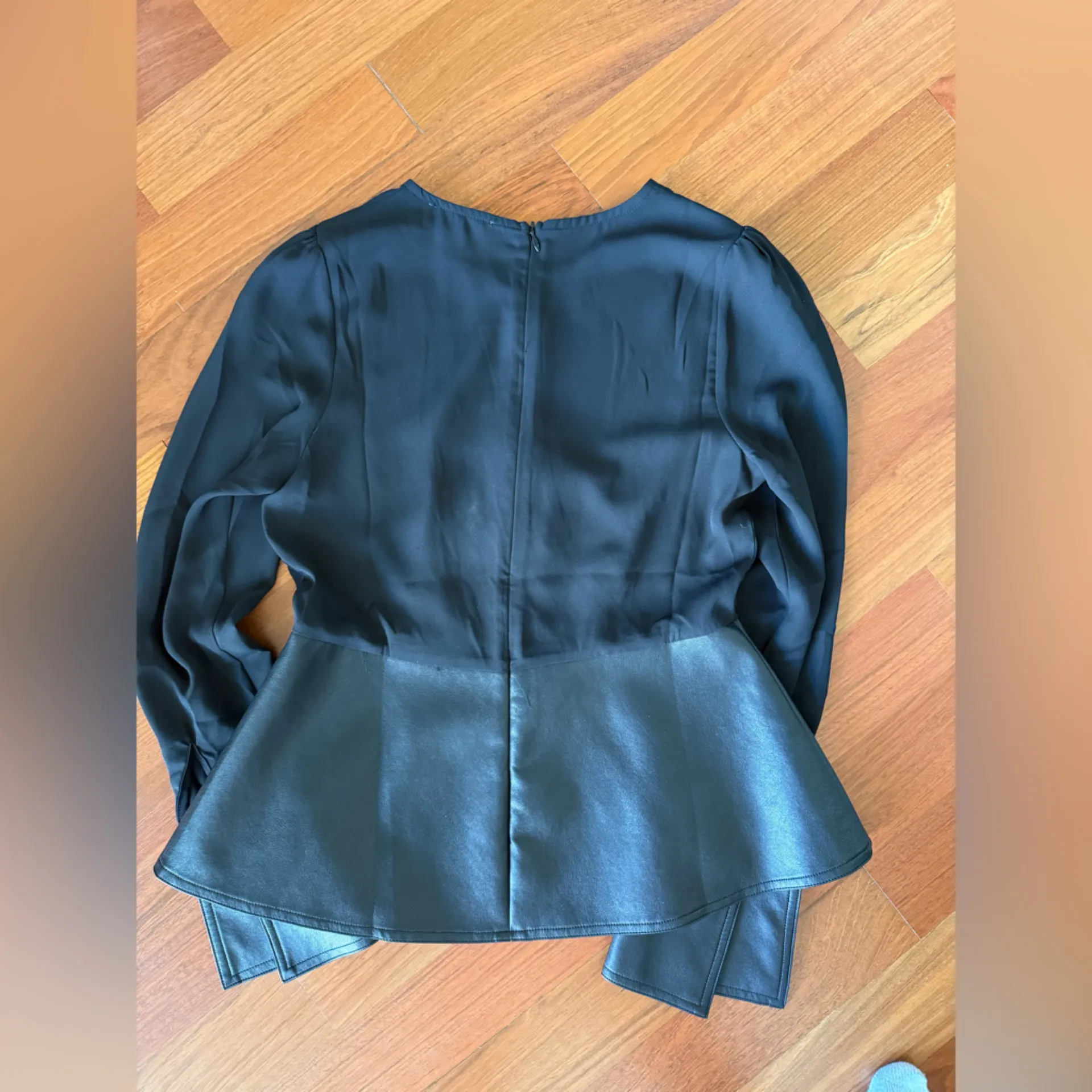 Gracia  Blouse with Leather - Image 3