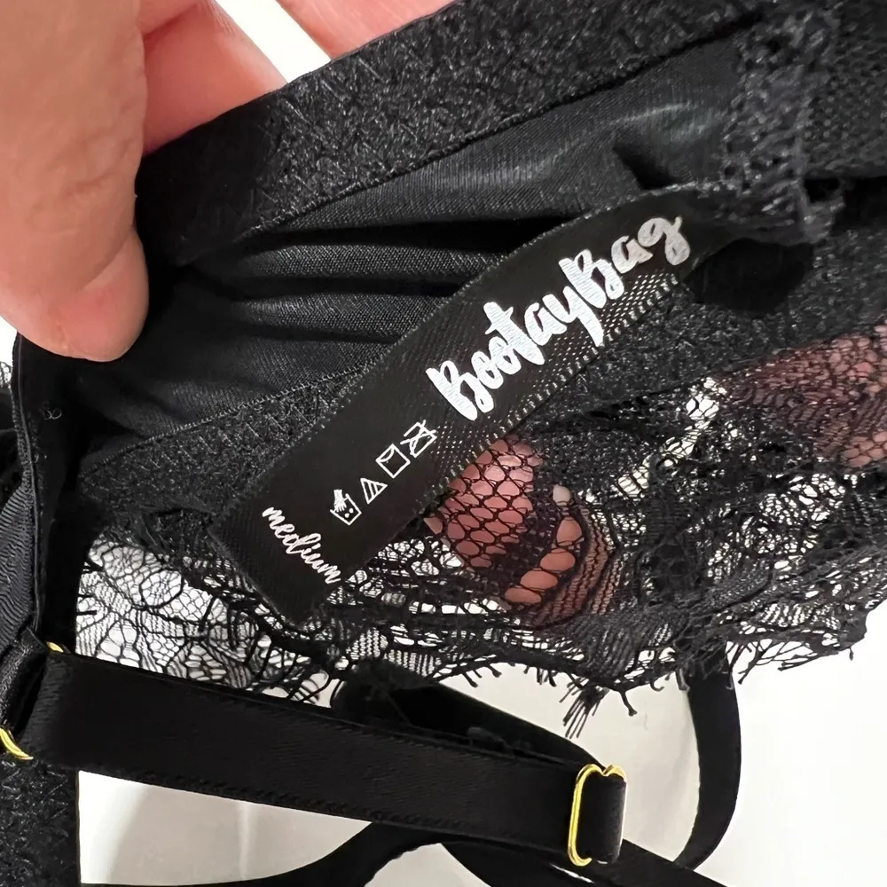BOOTAYBAG The Hideaway Lace Bralette Black Sz M - Image 3